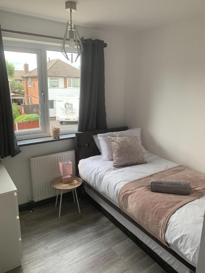 Crowthorne House, Beautiful 3 Bedroom Home For Upto 8 Guests, With Sofa Bed Cul-De-Sac With Private Driveway Nottingham Buitenkant foto
