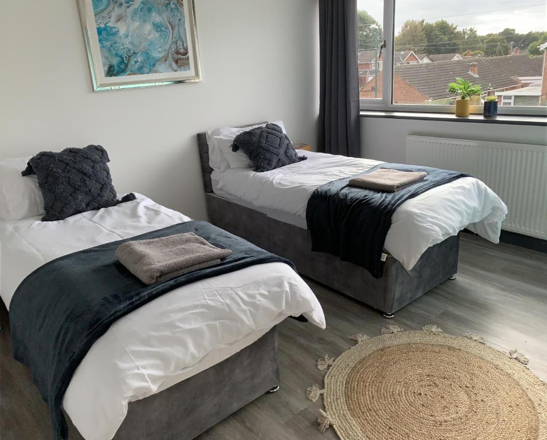 Crowthorne House, Beautiful 3 Bedroom Home For Upto 8 Guests, With Sofa Bed Cul-De-Sac With Private Driveway Nottingham Buitenkant foto