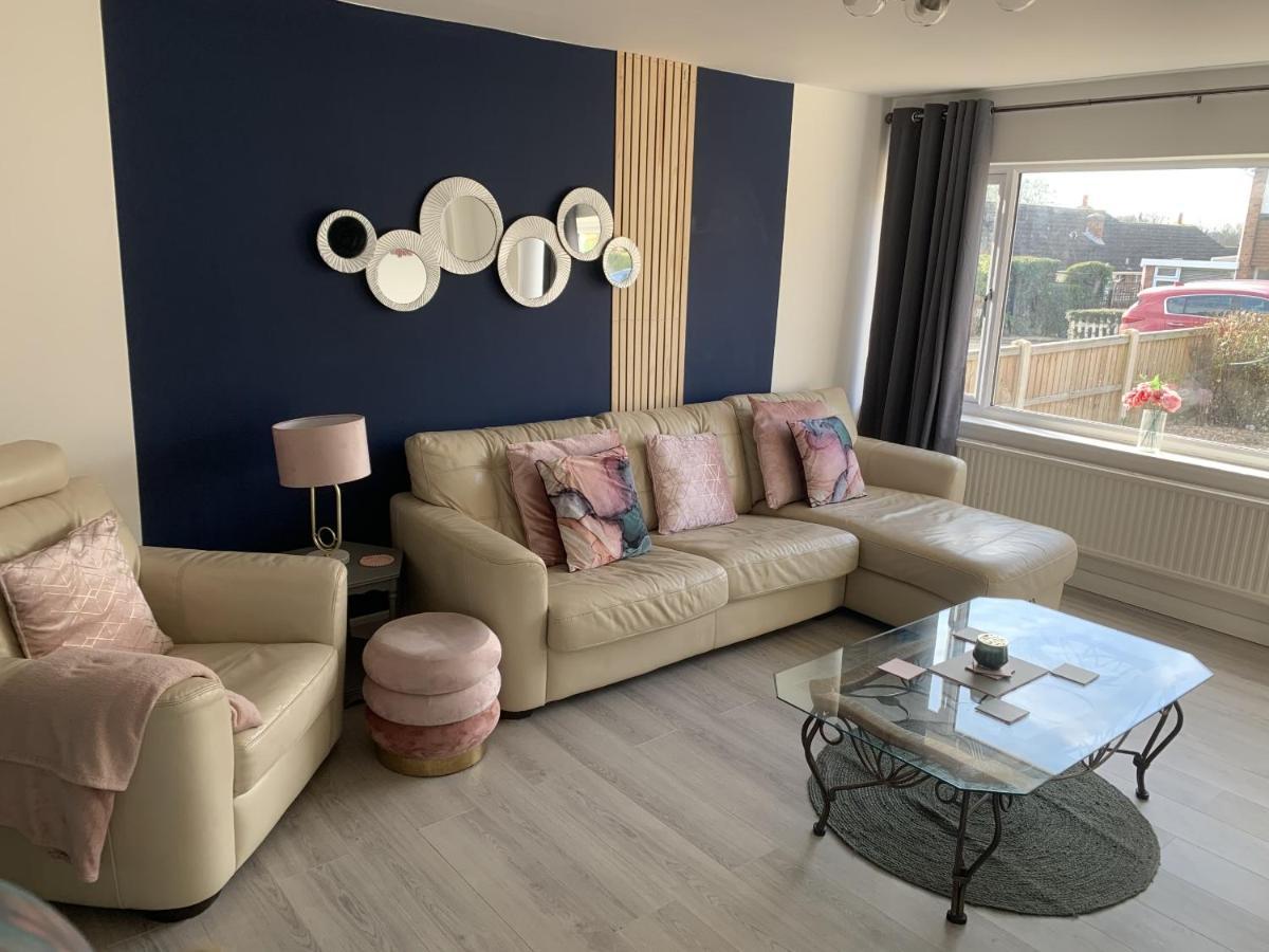 Crowthorne House, Beautiful 3 Bedroom Home For Upto 8 Guests, With Sofa Bed Cul-De-Sac With Private Driveway Nottingham Buitenkant foto